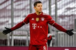 乐竟体育官方 -德国杯今晨走向成谜；西汉姆绝杀压哨；赛场秩序良好；赛程密集仍需轮换的简单介绍