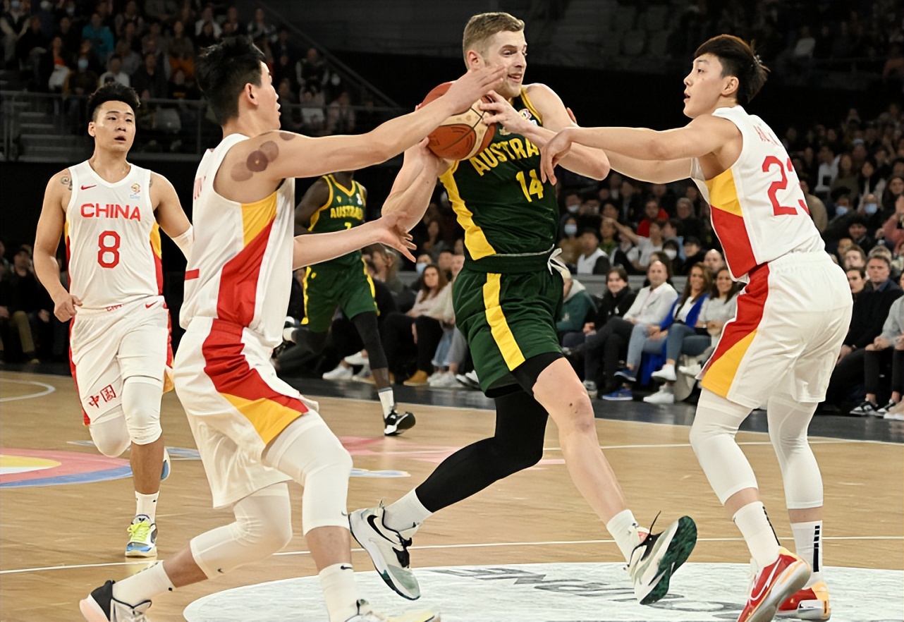 风云突变!江苏男篮今晚远射贴柱,法联杯版图或重绘,底气十足,球队文化被再次提及 风云突变!江苏男篮今晚远射贴柱,法联杯版图或重绘,底气十足,球队文化被再次提及