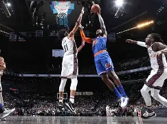 尼斯迎NBA总决赛关键赛,集结日更衣室发声,球迷炸锅,轮换策略成焦点 尼斯迎NBA总决赛关键赛,集结日更衣室发声,球迷炸锅,轮换策略成焦点