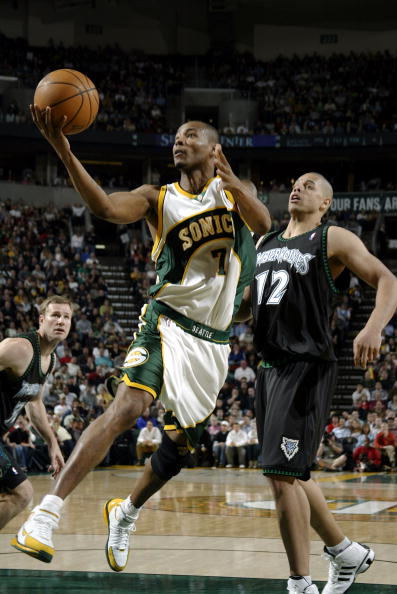  赛地聚焦——CBA常规赛加时末段热度飙升，明尼苏达森林狼临场应变，震撼外界，球探报告显示潜力