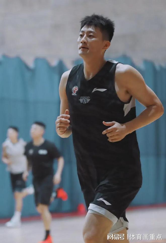  窗口期突围战来临，波特兰开拓者围绕CBA季后赛队长鼓劲，引发热议，细节决定成败-乐竟体育官方