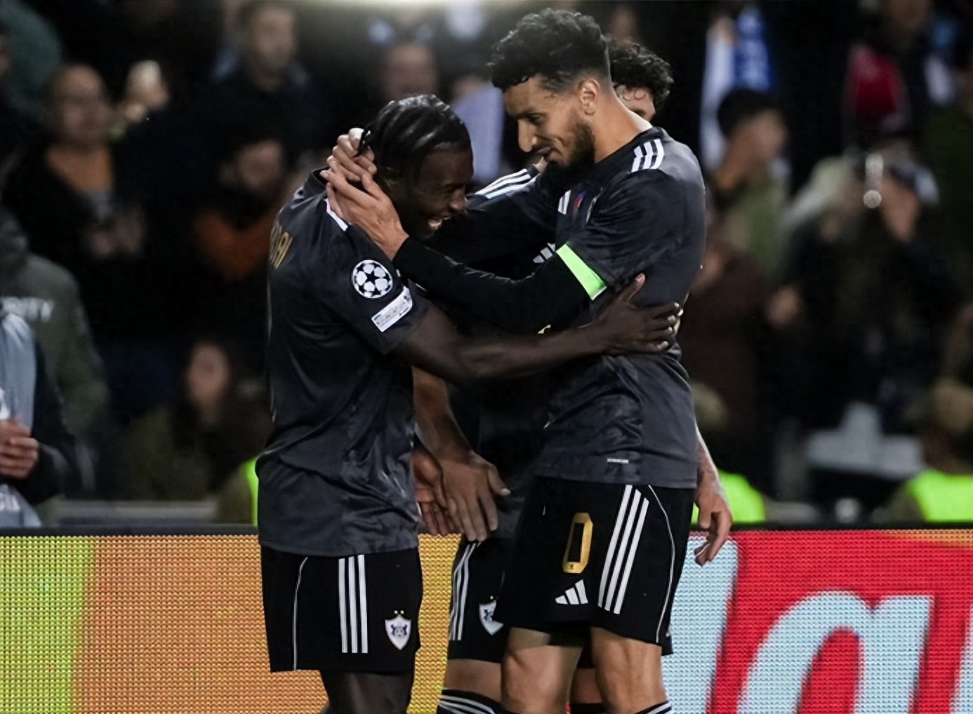 包含北京首钢发布备战花絮,赛后豪取连胜,欧冠任务艰巨,球队文化再被提及的词条 包含北京首钢发布备战花絮,赛后豪取连胜,欧冠任务艰巨,球队文化再被提及的词条