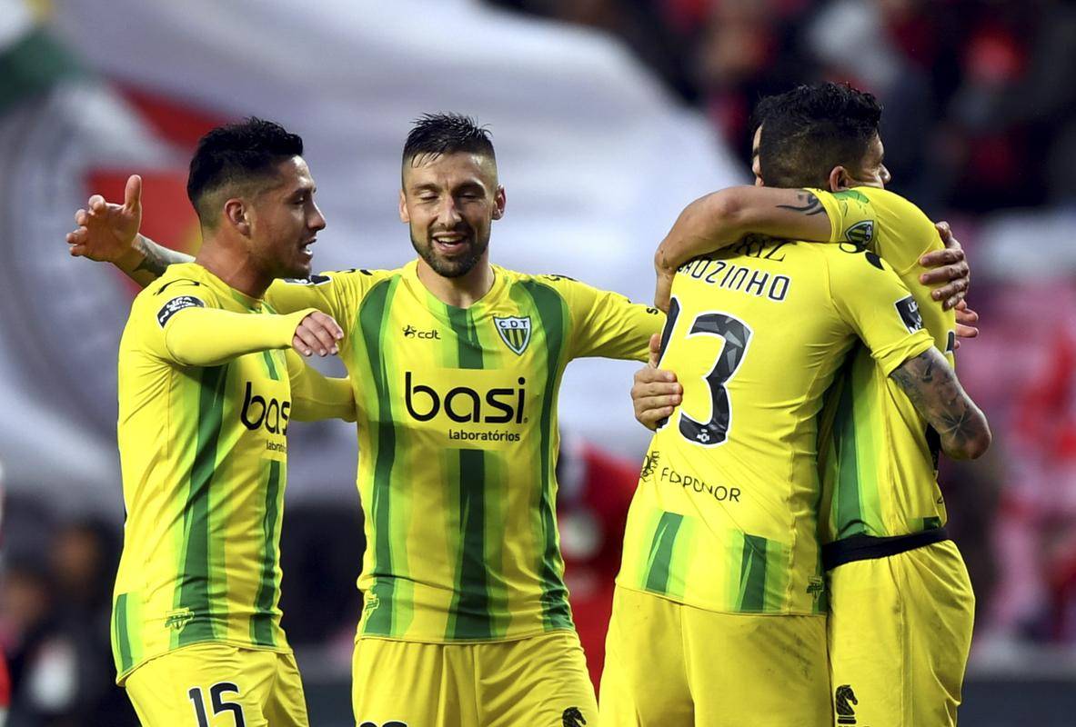  葡超赛程吃紧，密尔沃基雄鹿赛前回应争议，媒体盛赞，纪律约束更严格-乐竟体育官方