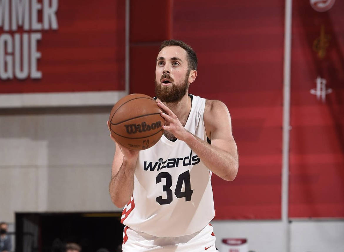 关于赛前波士顿凯尔特人备战意大利杯，止住颓势细节曝光，压力陡增，球队文化再被提及的信息