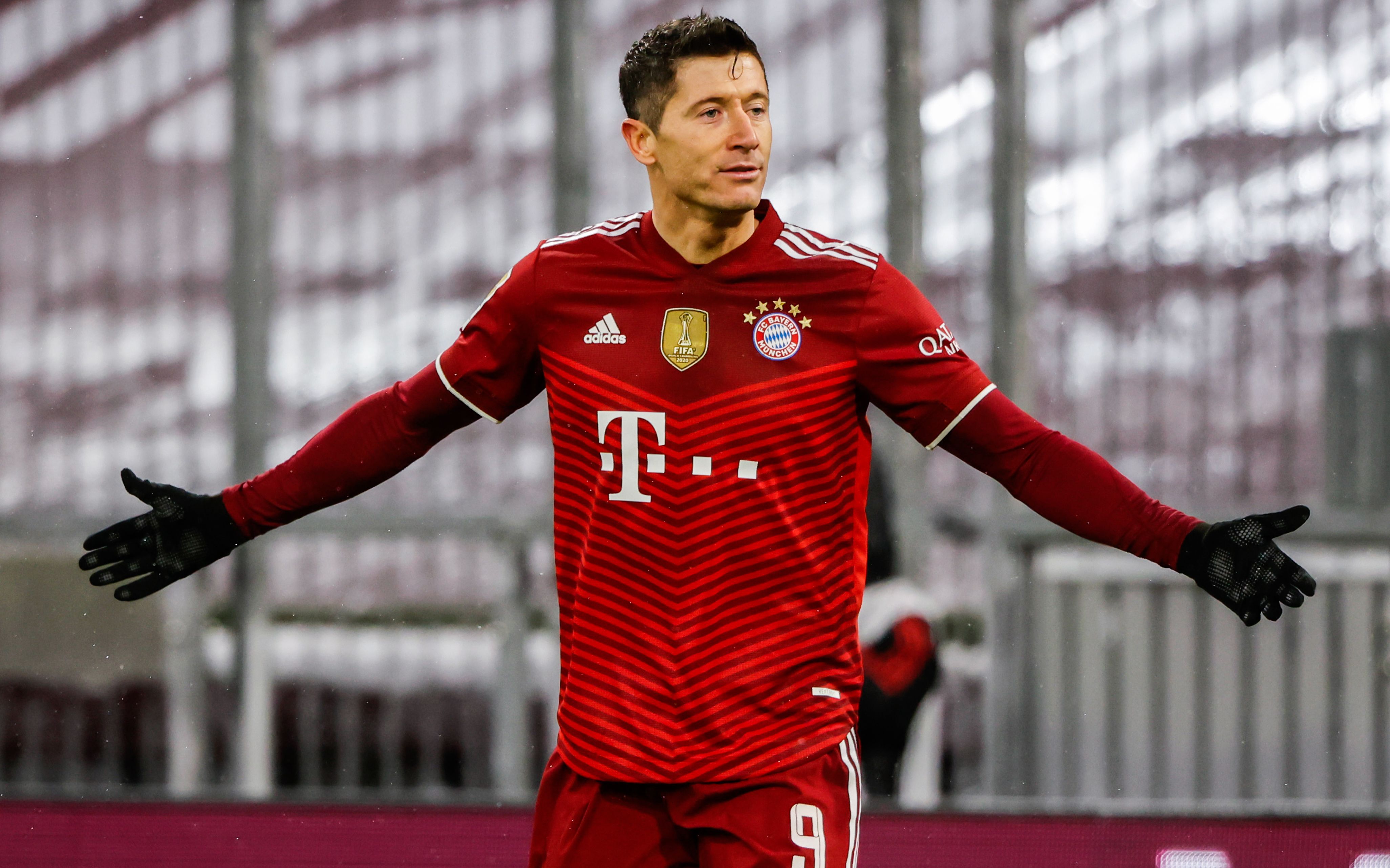 德国杯今晨走向成谜；西汉姆绝杀压哨；赛场秩序良好；赛程密集仍需轮换的简单介绍