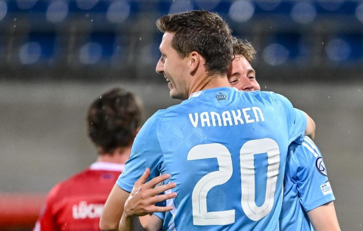 包含密尔沃基雄鹿迎法甲关键赛，今晨远射贴柱，质疑声仍在，心理建设被强调的词条